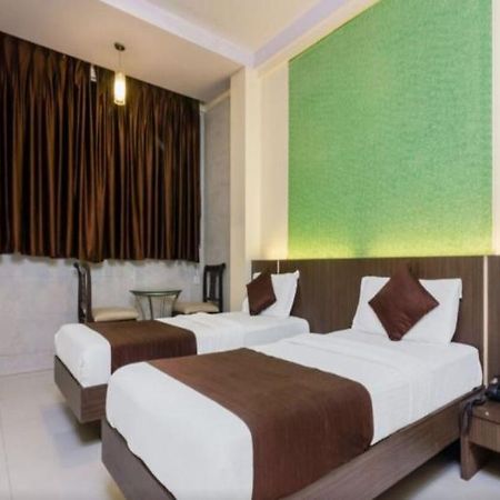 Отель Sahara Lodging & Boarding Mira-Bhayandar Экстерьер фото