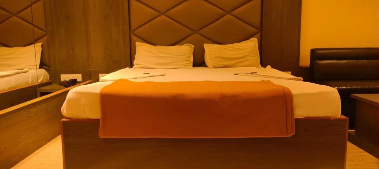 Отель Sahara Lodging & Boarding Mira-Bhayandar Экстерьер фото