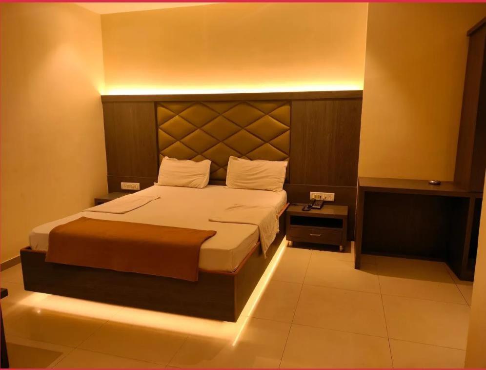 Отель Sahara Lodging & Boarding Mira-Bhayandar Экстерьер фото
