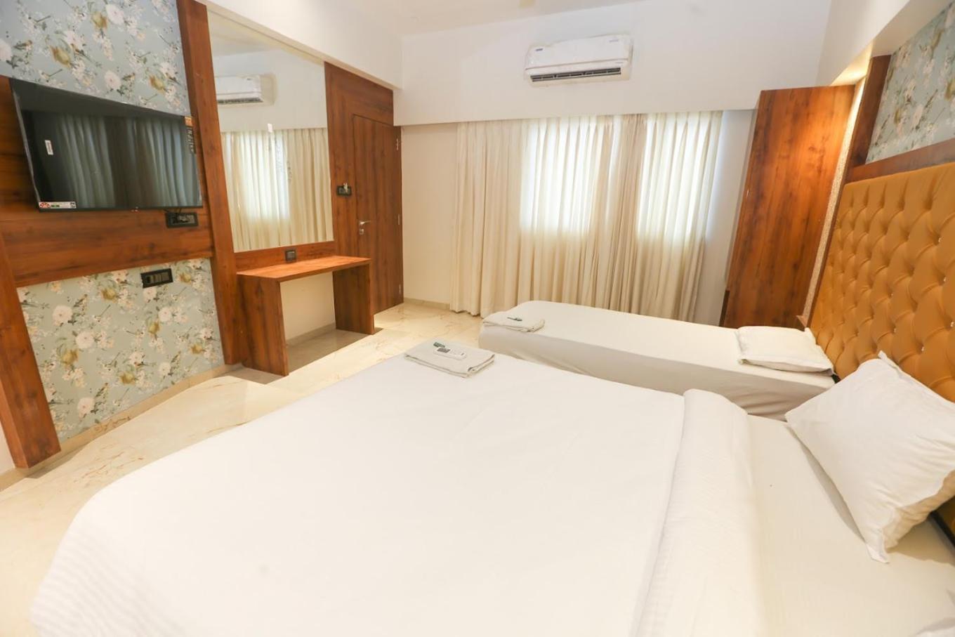 Отель Sahara Lodging & Boarding Mira-Bhayandar Экстерьер фото